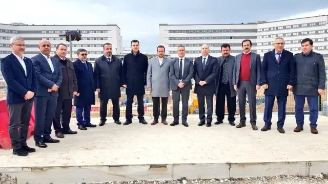 Ak Partili Esgin'den Bozbey'e Şehir Hastanesi Cevabı Ak Partili Esgin'den Bozbey'e Şehir Hastanesi Cevabı
