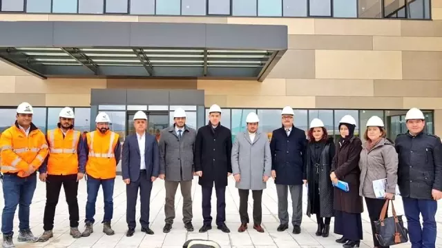 Ak Partili Esgin'den Bozbey'e Şehir Hastanesi Cevabı Ak Partili Esgin'den Bozbey'e Şehir Hastanesi Cevabı
