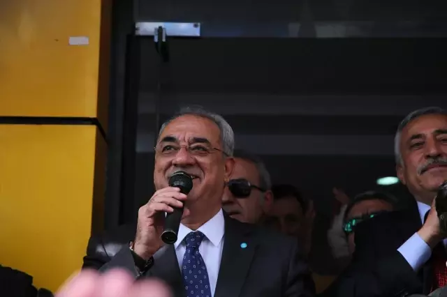 Bu Millet Size Oy Vermeyecek