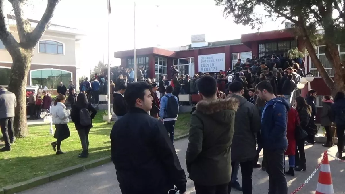 Bursa'da Cem Yılmaz Coşkusu