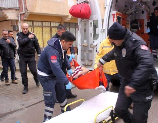 Cezaevinden İzinli Çıkıp Evinde Gelen Hükümlü, Eşinin Gözleri Önünde Başından Vuruldu