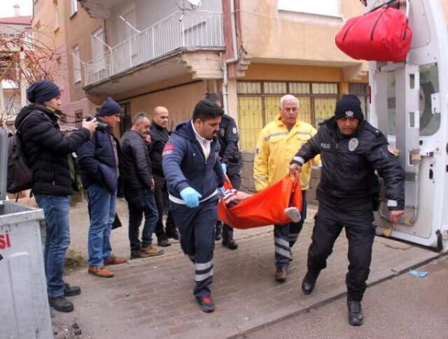 Cezaevinden İzinli Çıkıp Evinde Gelen Hükümlü, Eşinin Gözleri Önünde Başından Vuruldu