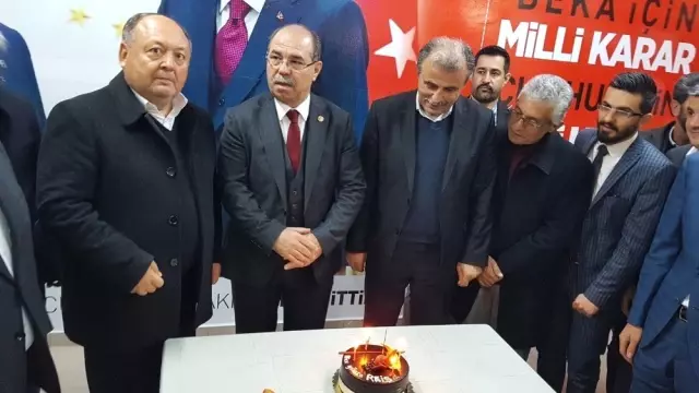 Erdoğan'ın Doğum Günü MHP Seçim Bürosunda Pastayla ...