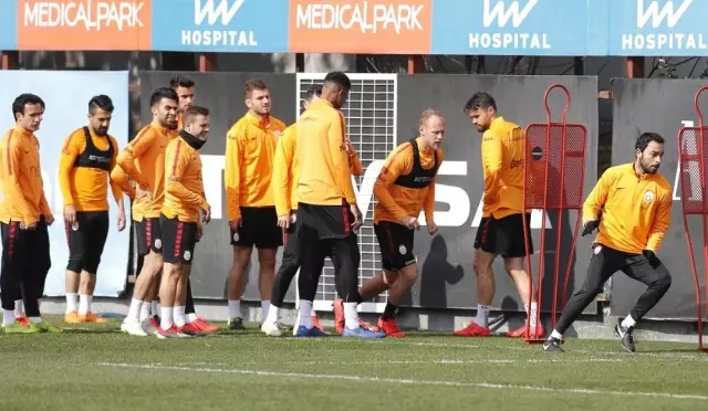 Galatasaray'da Mbaye Diagne Hatayspor Maçının Kadrosuna Alınmadı Galatasaray'da Mbaye Diagne Hatayspor Maçının Kadrosuna Alınmadı