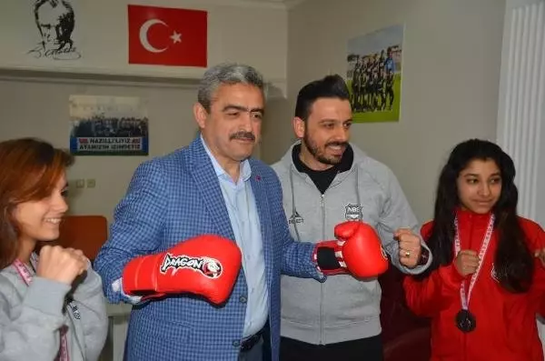Nazillili Kadın Boksörlere Milli Davet Nazillili Kadın Boksörlere Milli Davet
