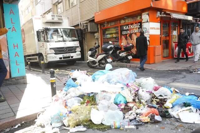 Şişli'de İşçilerin Grevi Nedeniyle Çöpler Toplanmadı