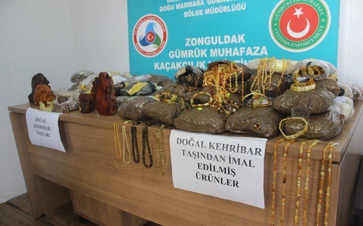 Tır Dorsesinde 43 Bin 170 Kilo Kehribar Taşı Ele Geçirildi