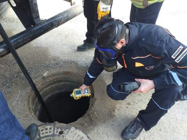 Tuzla Belediye Başkanı Yazıcı Tuzla'da Koku Paniğiyle İlgili Açıklama: Sabotaj Olabilir