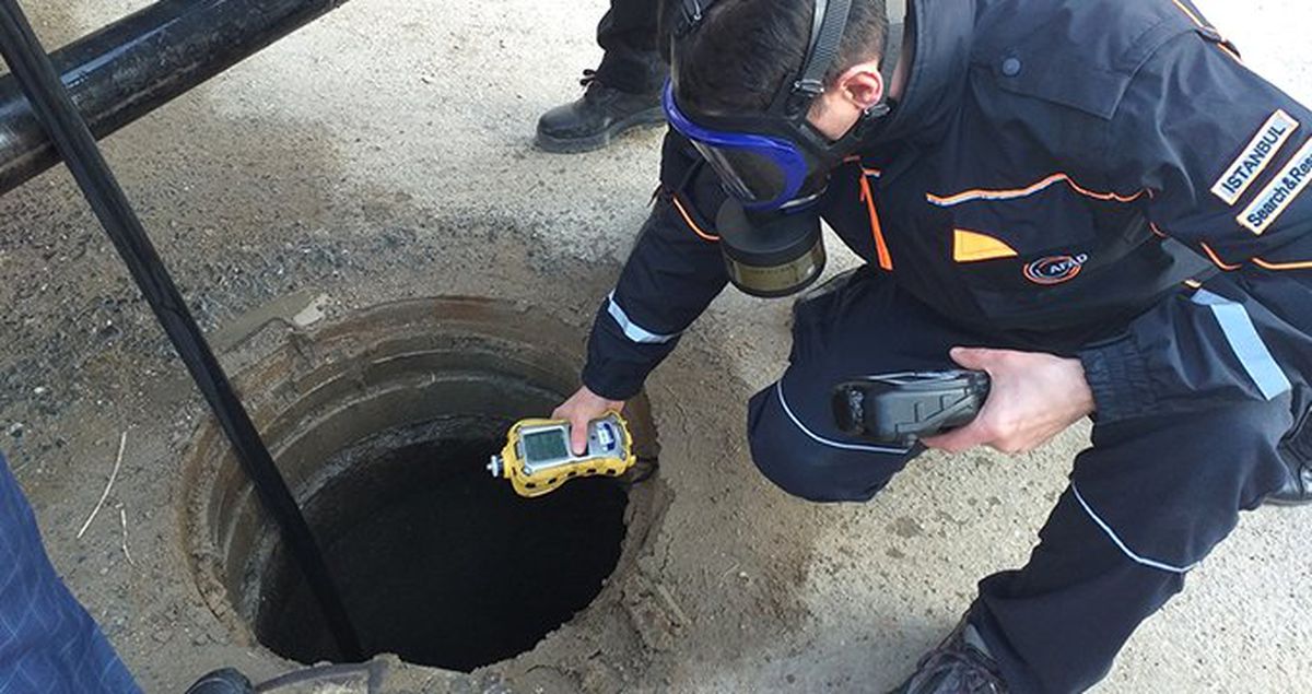 Tuzla Belediye Başkanı Yazıcı'dan Tuzla'daki Koku Paniğiyle İlgili Açıklama: Sabotaj Olabilir