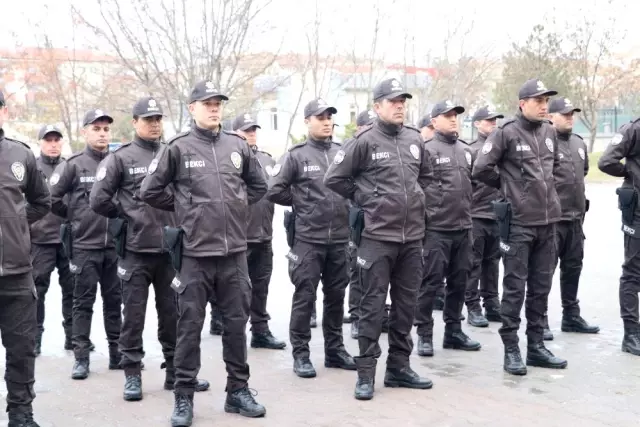 Aksaray'da Çarşı ve Mahalle Bekçileri Göreve Başladı Aksaray'da Çarşı ve Mahalle Bekçileri Göreve Başladı