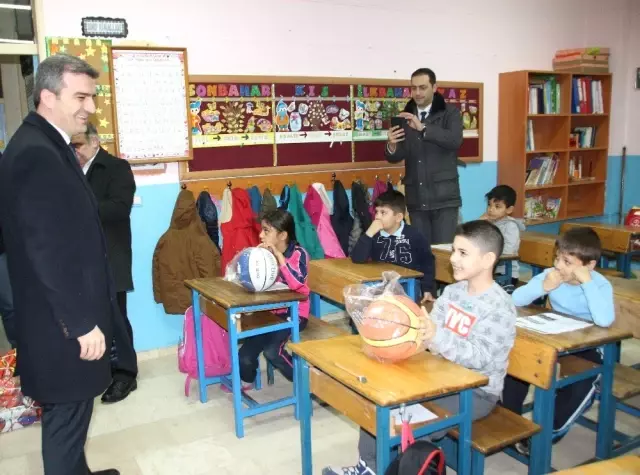 Başkan Yemenici, Öğrencilerin Taleplerini Yerine Getirerek Sürpriz Yaptı Başkan Yemenici, Öğrencilerin Taleplerini Yerine Getirerek Sürpriz Yaptı