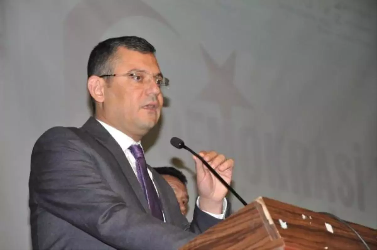 CHP'li Özel: Memnun Olmadığın Başkan Varsa Göstereceğin Kırmızı Karttır