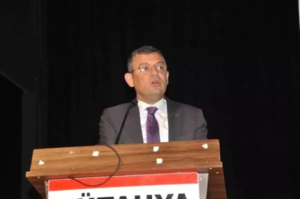 CHP'li Özel: Memnun Olmadığın Başkan Varsa Göstereceğin Kırmızı Karttır CHP'li Özel: Memnun Olmadığın Başkan Varsa Göstereceğin Kırmızı Karttır