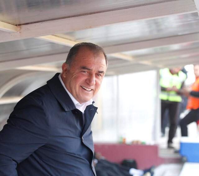 Galatasaray Teknik Direktörü Fatih Terim'den İstiklal Marşı Göndermesi