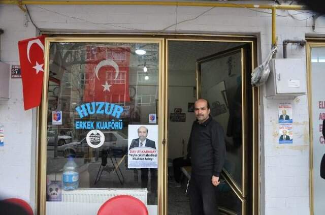 İki Üniversite Mezunu Berber, 25 Yıldır Yaşadığı Mahallede Muhtar Adayı Oldu
