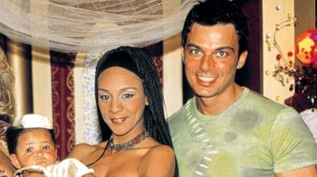 Jess Molho, Katıldığı Canlı Yayında Defne Joy Foster'ın Ölüm Haberini Nasıl Aldığını Anlattı