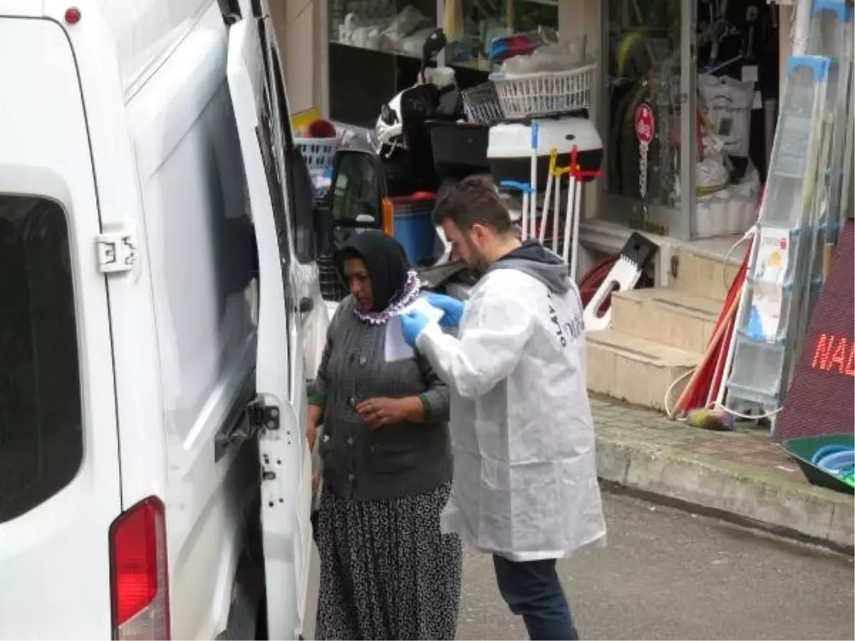 Kadıköy'de Çöp Konteynerinde Kadın Bacakları Bulundu (2)