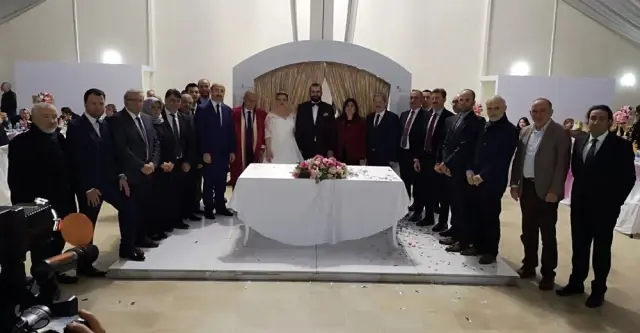 Mikrofon Delisi Dünya Evine Girdi