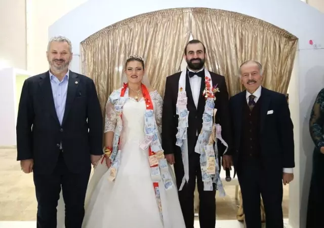 Mikrofon Delisi Dünya Evine Girdi