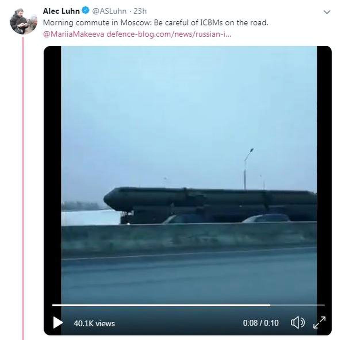 Rus Füzesi Trafikte Sıkıştı'