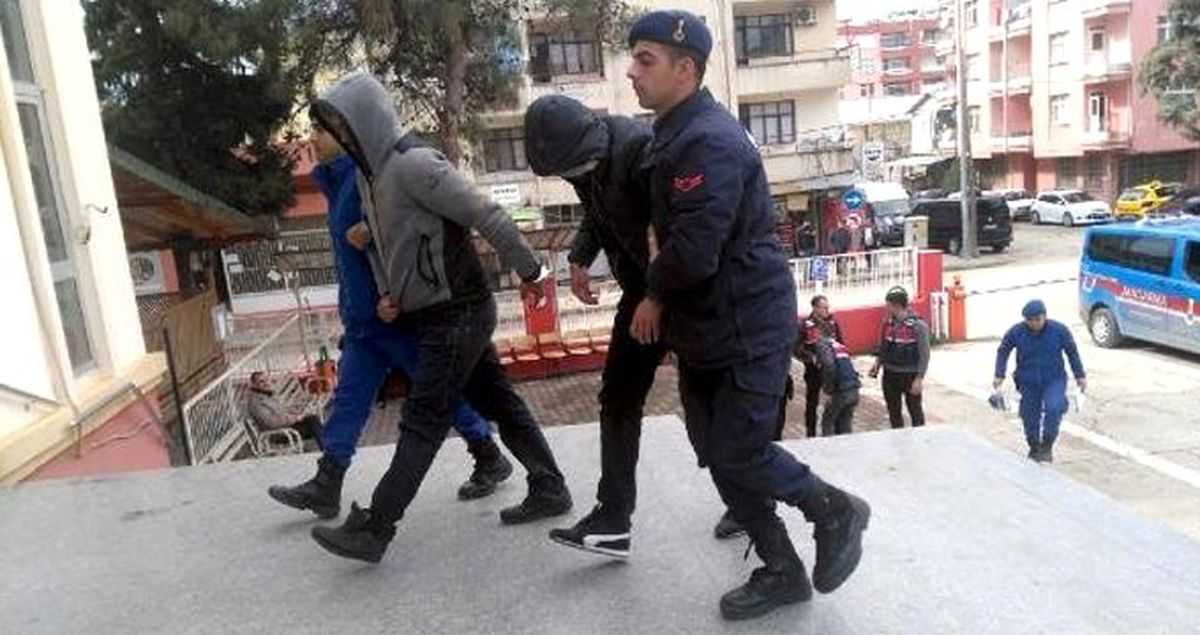 Şehit Babasını Dolandırmaya Çalışan 2 Şüpheliyi Muhtar Yakaladı