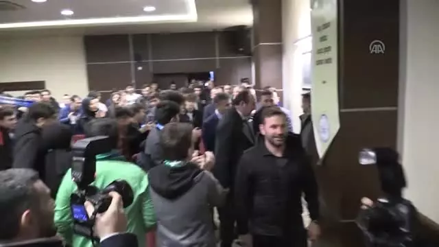 Chahechouhe, Fenerbahçe Karşısında Oynayabilecek Durumda