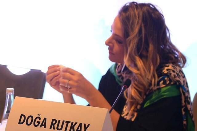 İkiz Bebek Annesi Doğa Rutkay, Basın Açıklamasında Gözyaşlarına Hakim Olamadı