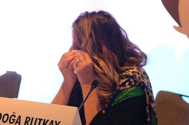 İkiz Bebek Annesi Doğa Rutkay, Basın Açıklamasında Gözyaşlarına Hakim Olamadı