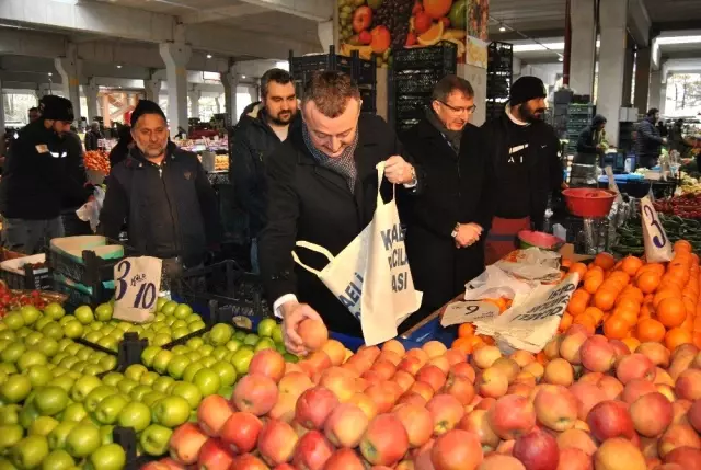 İzmit'te Pazarcılara Yük Olmadan 50 Milyon TL'lik Yatırım Yapıldı İzmit'te Pazarcılara Yük Olmadan 50 Milyon TL'lik Yatırım Yapıldı
