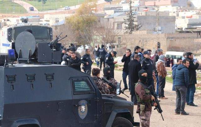Kaçak Yapıların Yıkımında Vatandaşlar Gözyaşlarına Boğuldu