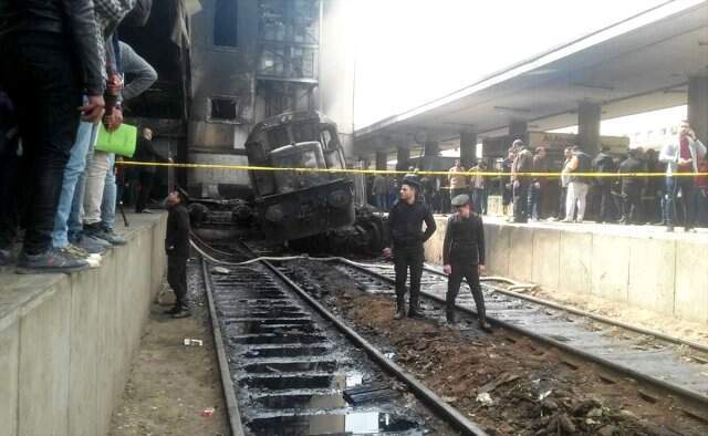 Mısır'da 25 Kişinin Hayatını Kaybettiği Yangın Makinist Kavgasının Yüzünden Çıkmış