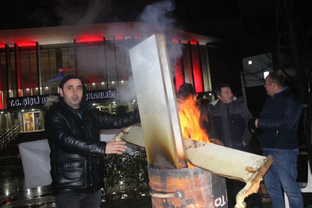Şişli'de Maaşlarını Alamayan İşçiler Açlık Grevine Başladı