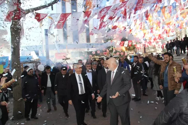 Bilgiç'ten Başkan Adaylarına 'Sizin Burada Ne İşiniz Var?' Çıkışı Bilgiç'ten Başkan Adaylarına 'Sizin Burada Ne İşiniz Var?' Çıkışı