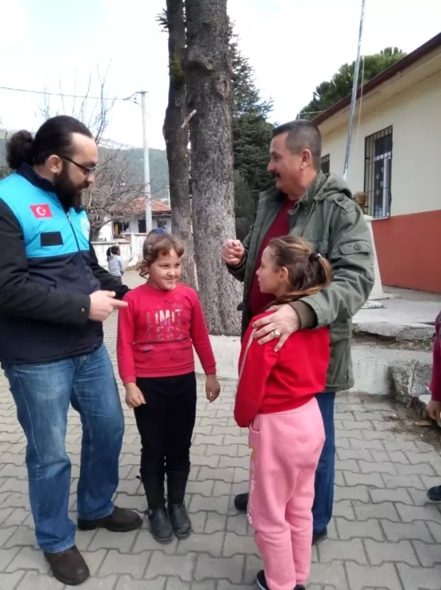 Edremit'te İlkokul Öğrencilerine Deprem Dersi