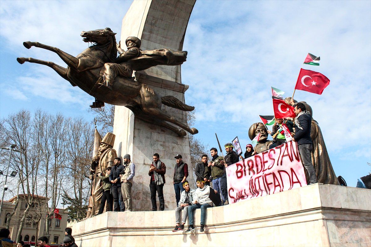Fatih'te 'Hepimiz Meryemiz' Yürüyüşü