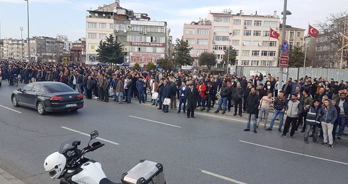 İntihar Girişimini İzleyen Vatandaşlar ile Polis Birbirine Girdi