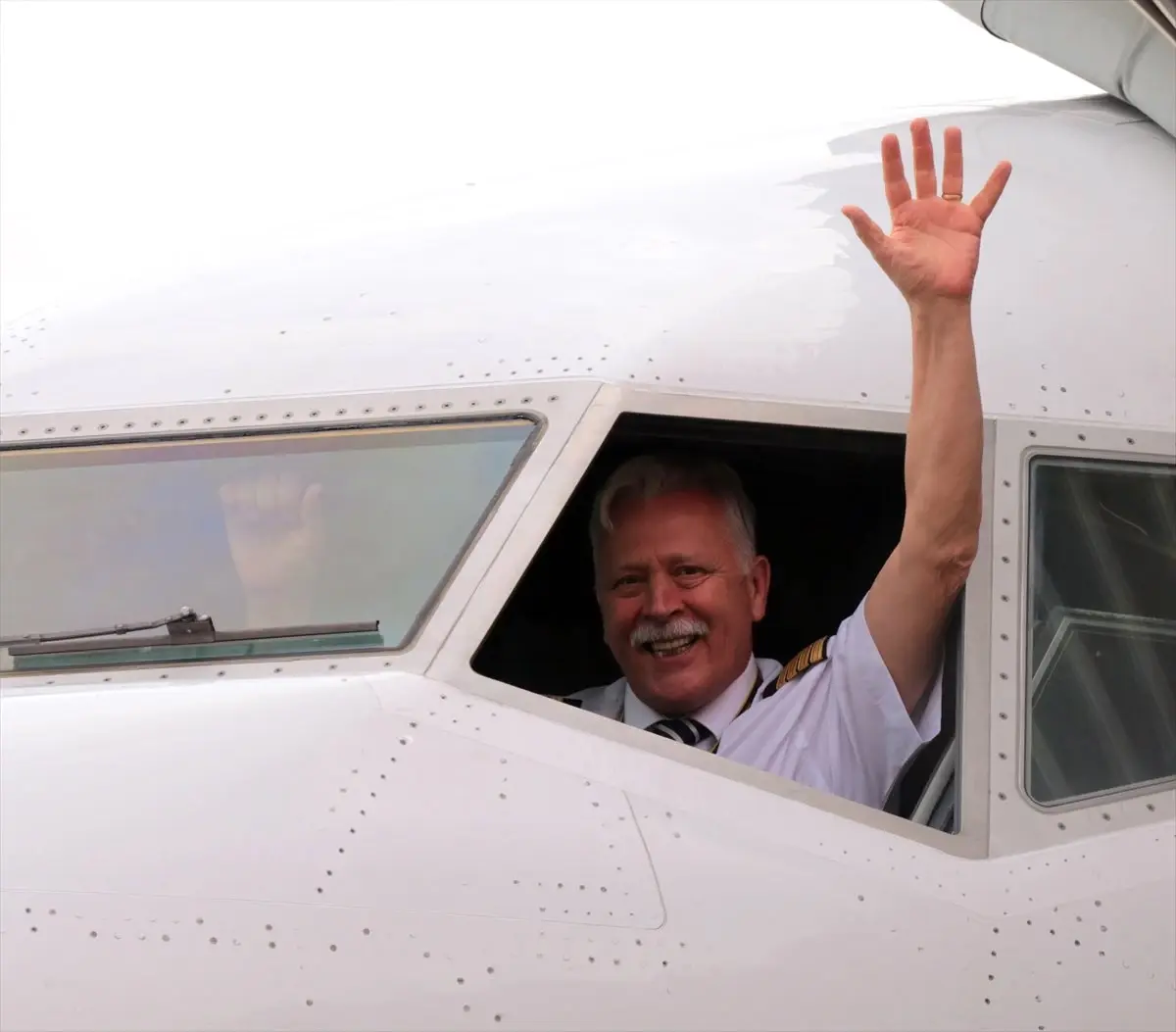 Macar Kaptan Pilot, Göklere Veda Etti