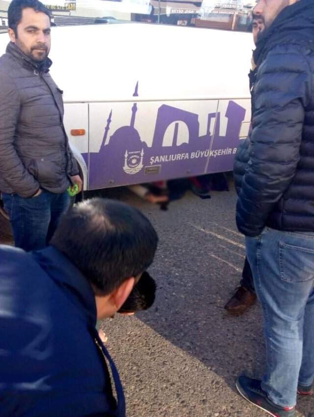 Midibüsün Altında Sıkışan Yaşlı Kadın, Hayatını Kaybetti