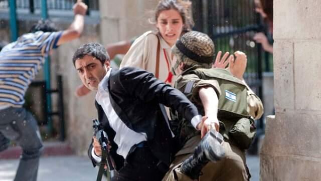 Nur Fettahoğlu, Küvetteki Çıplak Pozuyla Olay Yarattı!