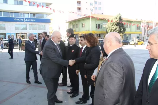 TBMM Başkanvekili Bilgiç, AK Partili Adaylara Çıkıştı: Burada Ne İşiniz Var? TBMM Başkanvekili Bilgiç, AK Partili Adaylara Çıkıştı: Burada Ne İşiniz Var?