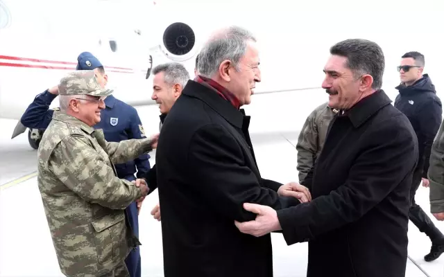 Akar ve Komutanlar Ağrı'da Akar ve Komutanlar Ağrı'da
