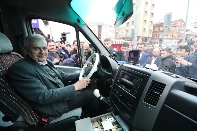 Binali Yıldırım, Pendik'te Cemevi Açılışı Yaptı Binali Yıldırım, Pendik'te Cemevi Açılışı Yaptı