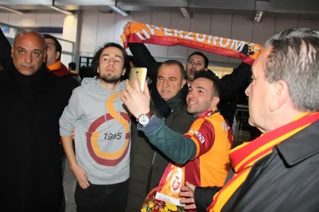 Galatasaray Kafilesi Erzurum'da Galatasaray Kafilesi Erzurum'da