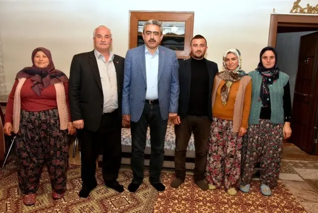 Haluk Alıcık'a Meşaleli Karşılama Haluk Alıcık'a Meşaleli Karşılama