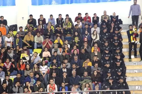 Kadınlar Türkiye Kupası'nda Şampiyon Fenerbahçe Oldu Kadınlar Türkiye Kupası'nda Şampiyon Fenerbahçe Oldu