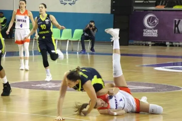 Kadınlar Türkiye Kupası'nda Şampiyon Fenerbahçe Oldu Kadınlar Türkiye Kupası'nda Şampiyon Fenerbahçe Oldu
