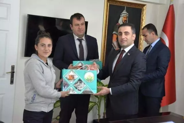 Kızlar Voleybol Takımı İl Birincisi Oldu