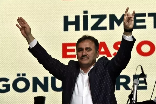 Uğur Işılak Gümüşhane'de Konser Verdi