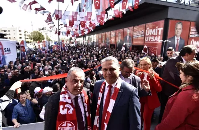 Uysal, Büyükşehir'in Kırcami 'De Tapu Dağıtmasını Eleştirdi Uysal, Büyükşehir'in Kırcami 'De Tapu Dağıtmasını Eleştirdi