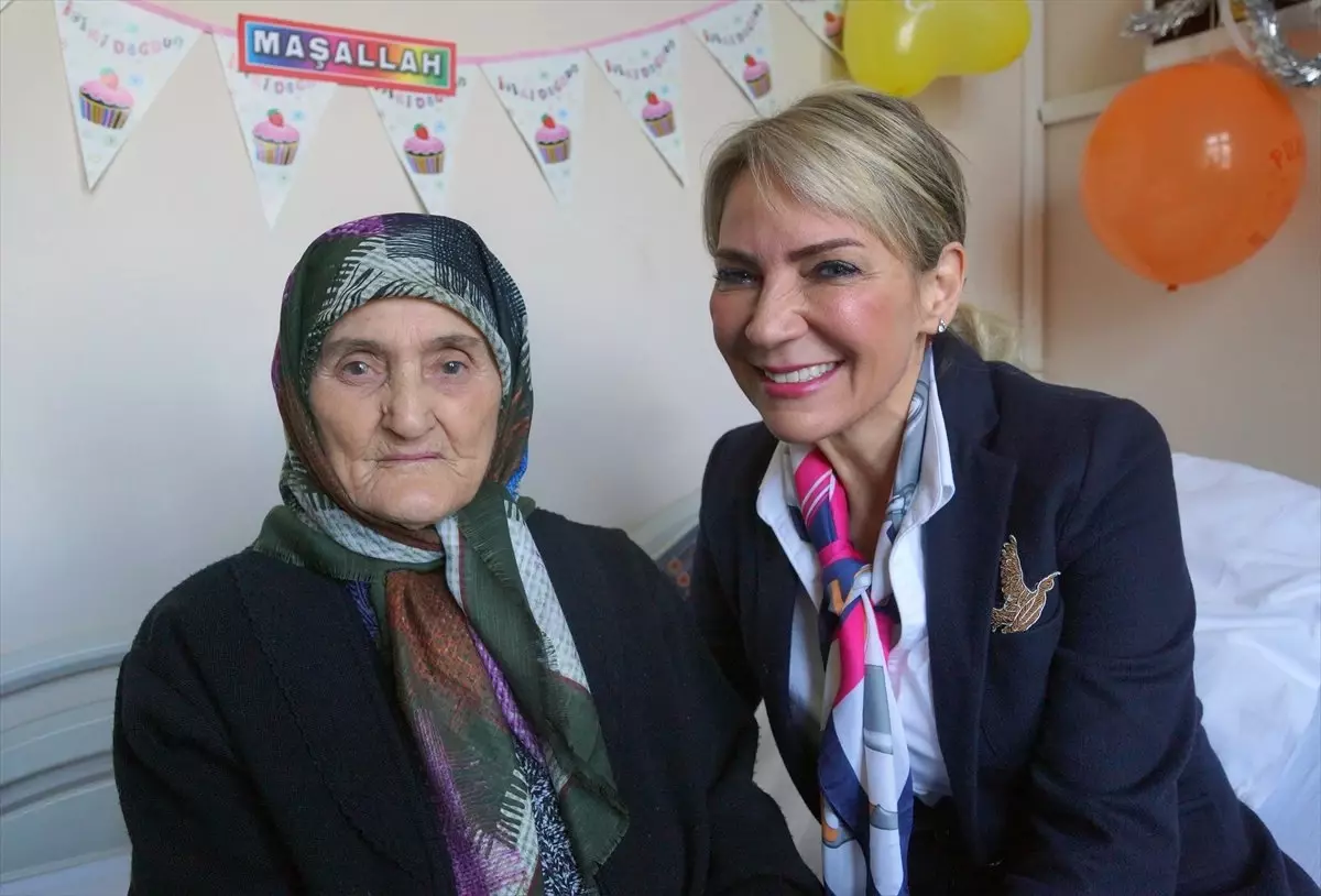 100'üncü Yaş Gününü Hastanede Kutladı